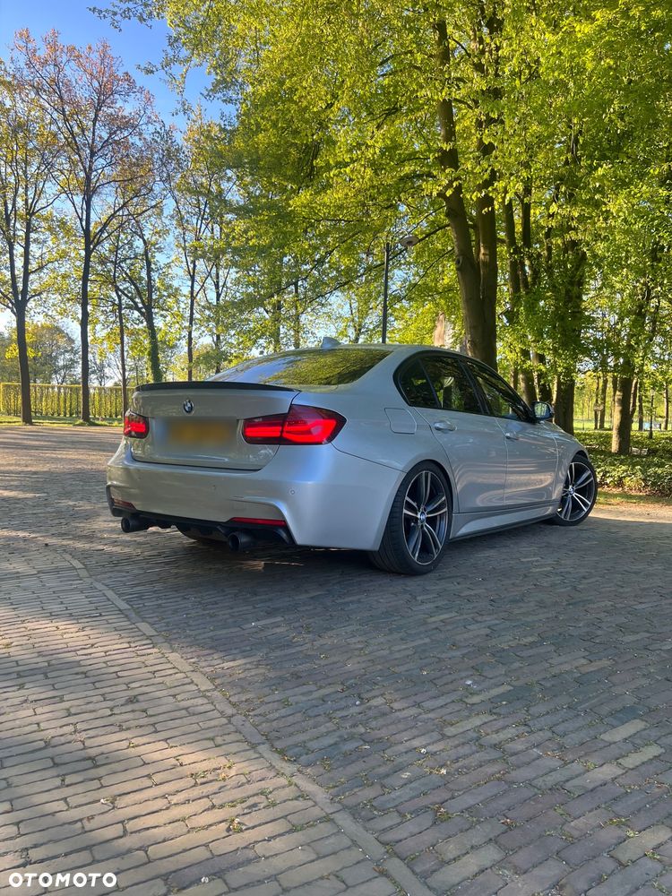 BMW Seria 3 340i M Sport - 4