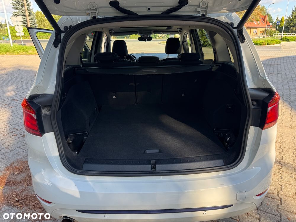 BMW Seria 2 218d Sport - 12