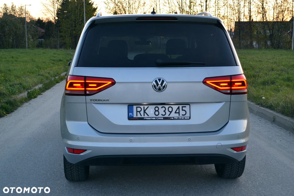 Volkswagen Touran - 15
