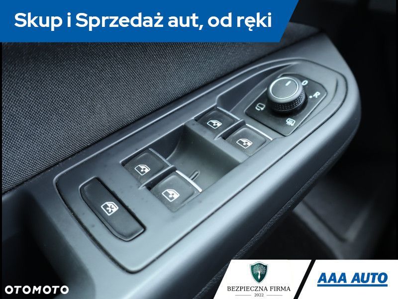 Volkswagen Golf - 14