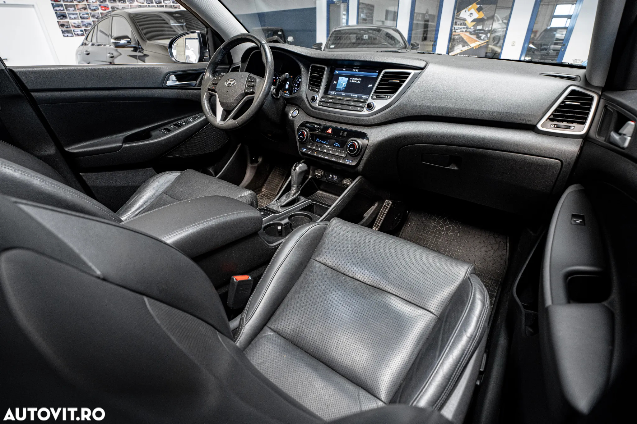 Hyundai Tucson 2.0 CRDI 4WD 8AT Premium - 16