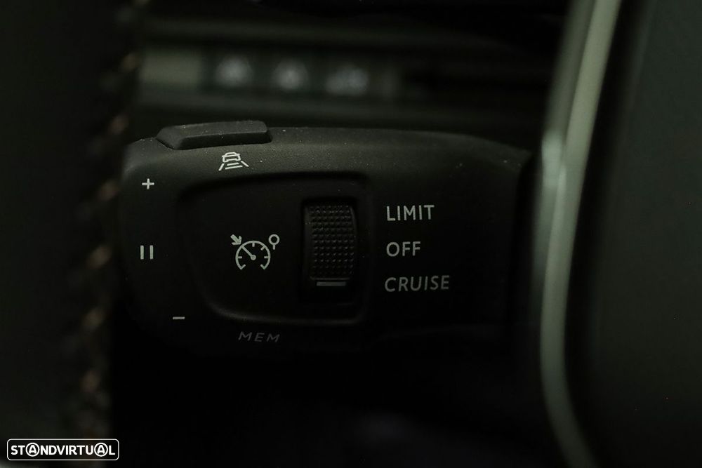 Peugeot 3008 1.2 Hybrid Allure e-DCS6 - 16