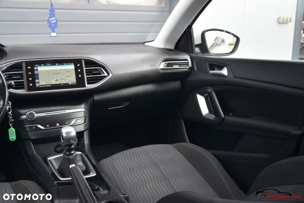 Peugeot 308 - 24