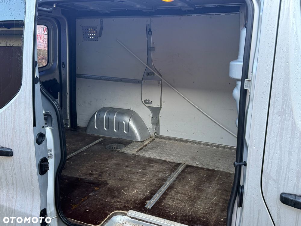 Opel Vivaro - 18