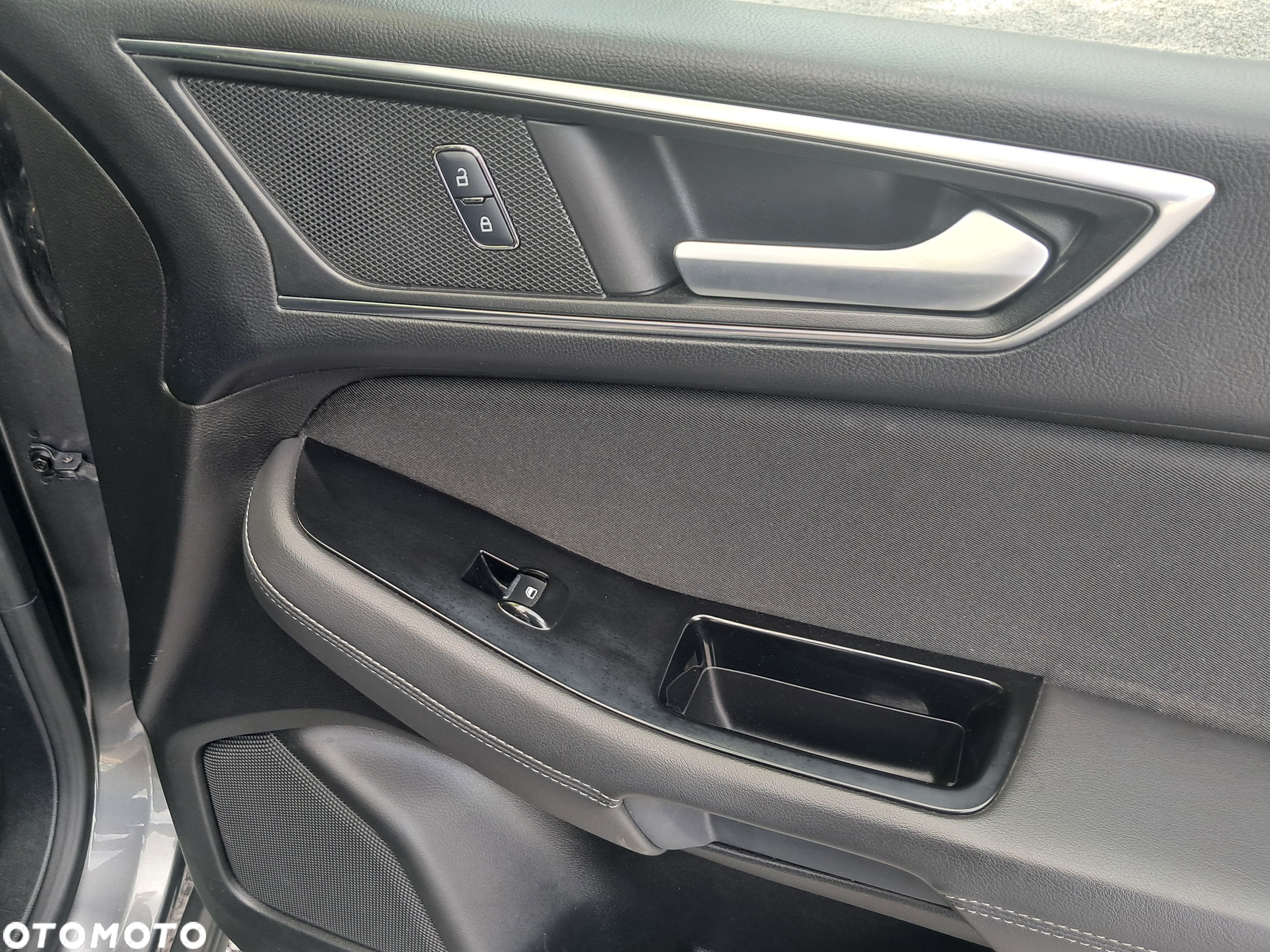 Ford S-Max 2.0 TDCi Titanium PowerShift - 25