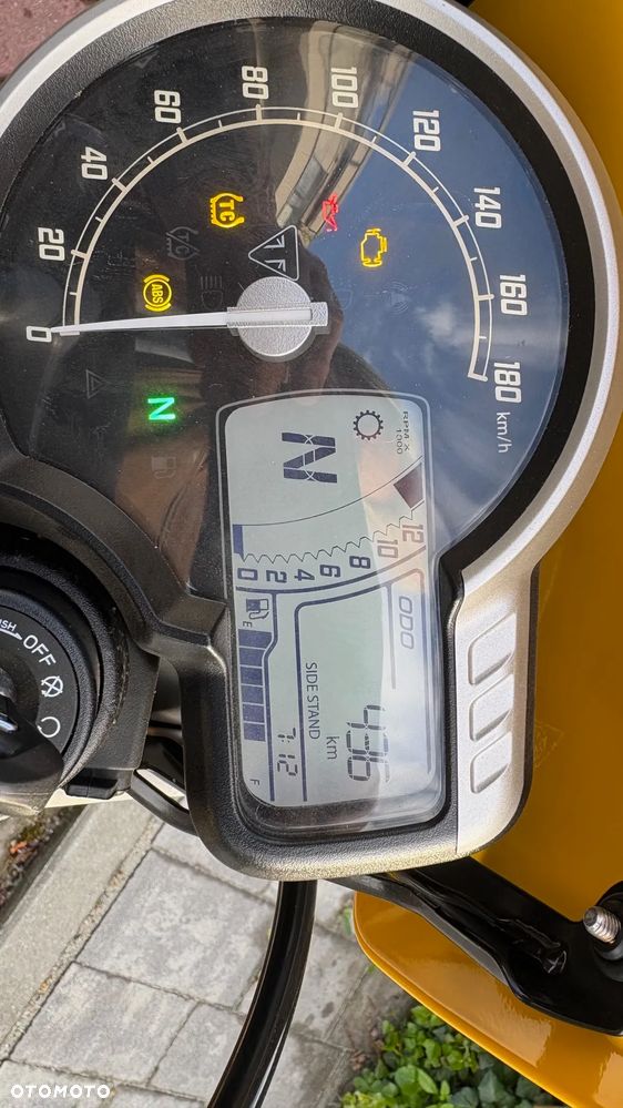 Triumph Scrambler - 8