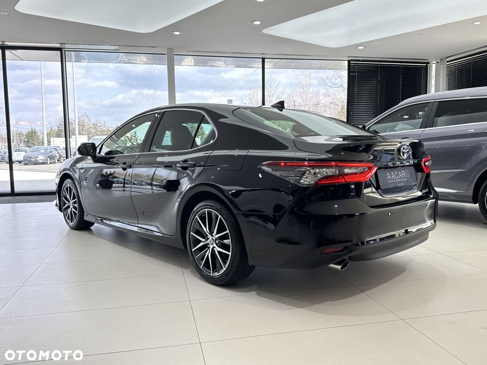 Toyota Camry - 3