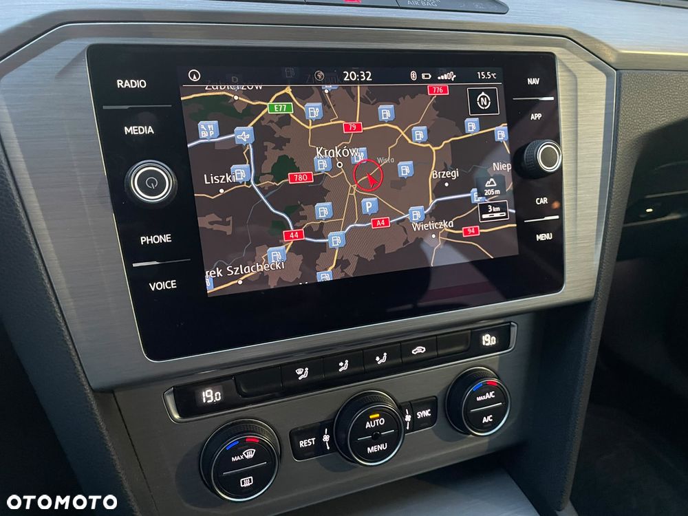 Volkswagen Passat 2.0 TDI BMT Trendline - 16