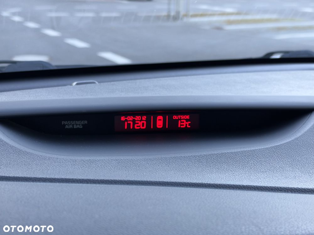 Kia Ceed - 13