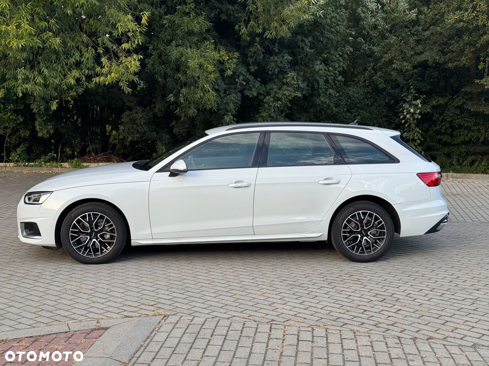Audi A4 Avant 40 TDI quattro S tronic advanced - 4