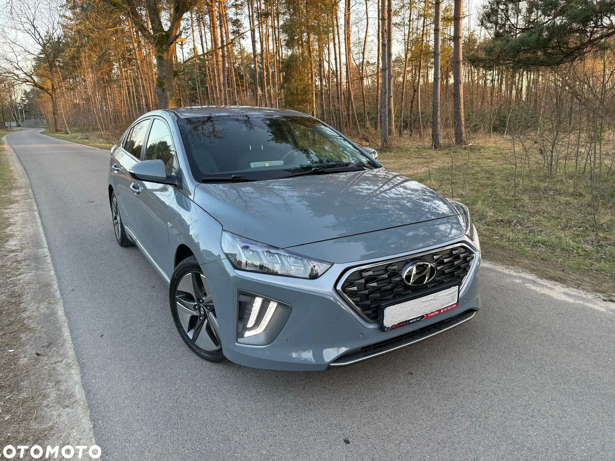 Hyundai IONIQ hybrid Business - 5