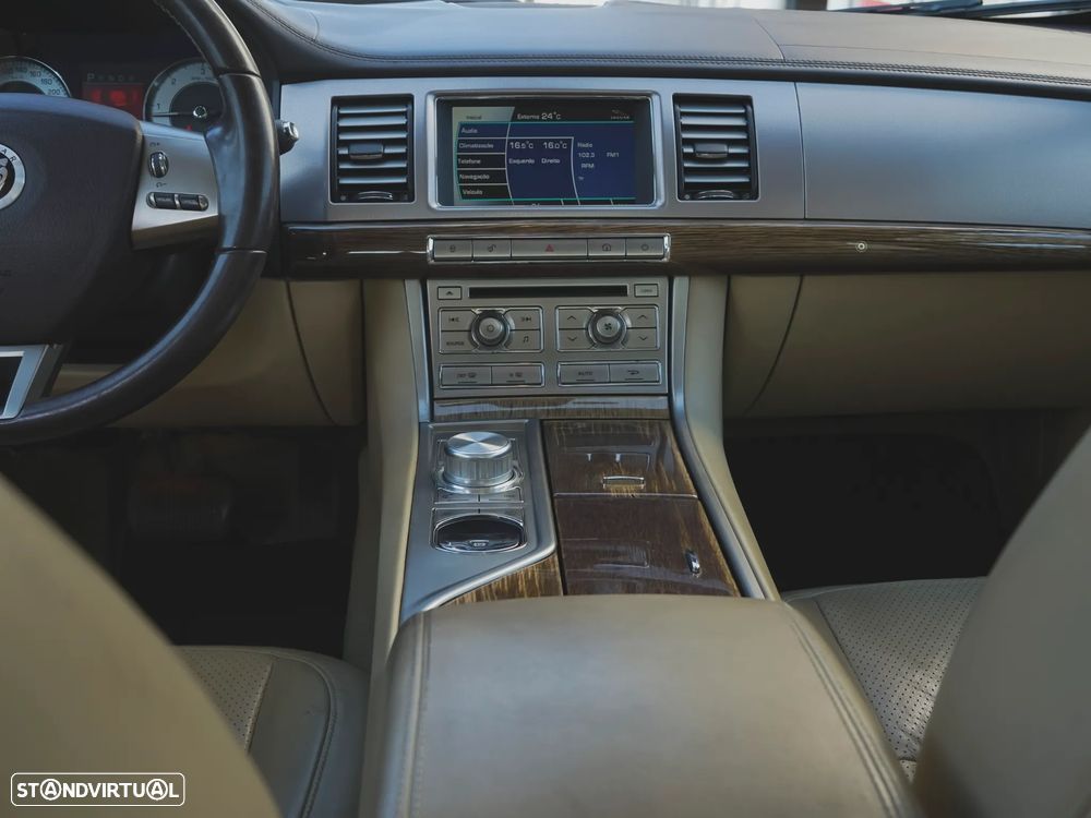 Jaguar XF 3.0 D V6 S Premium Luxury - 16