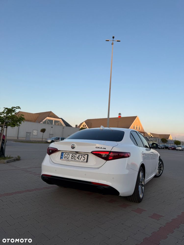 Alfa Romeo Giulia 2.0 Turbo B-Tech Edition - 11