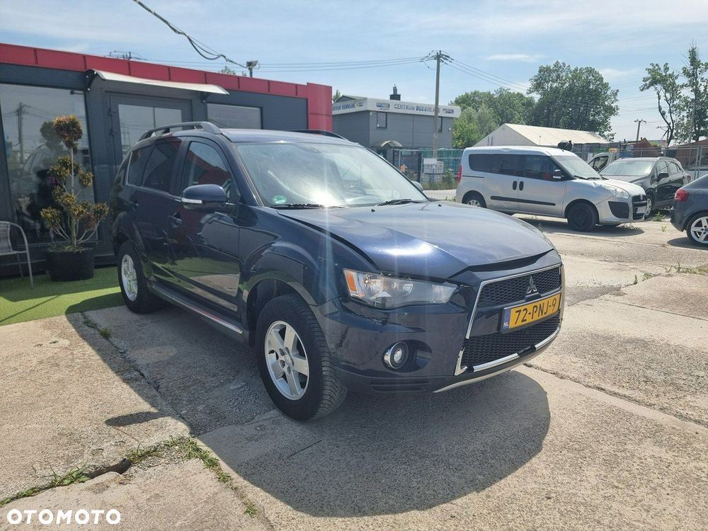Mitsubishi Outlander - 3