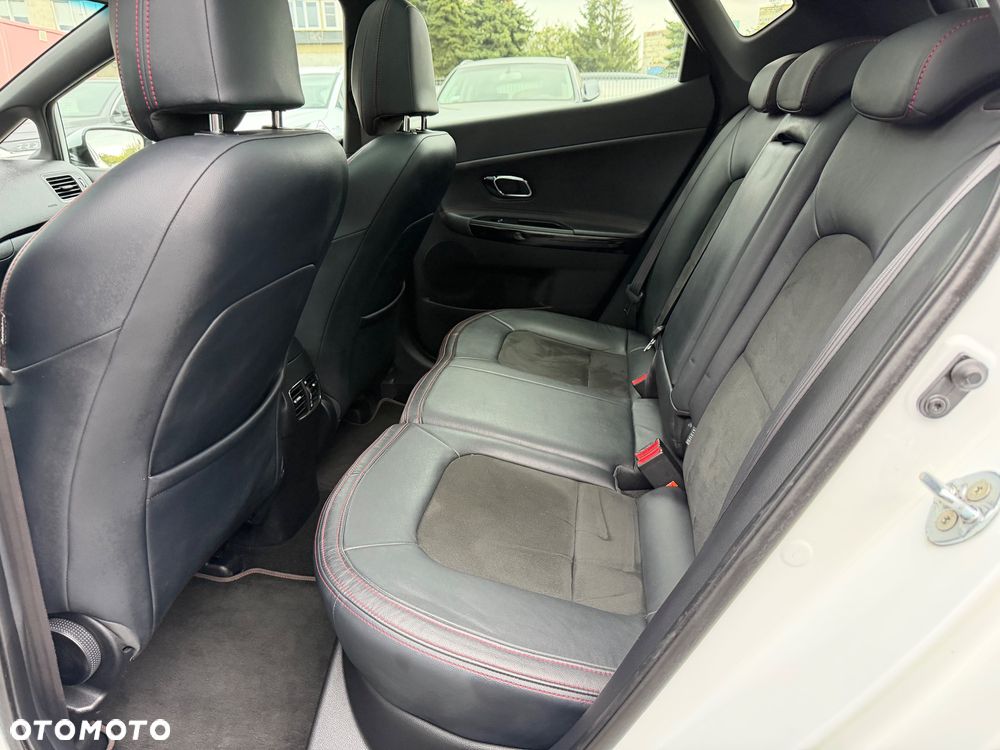 Kia Ceed 1.6 T-GDI GT - 26