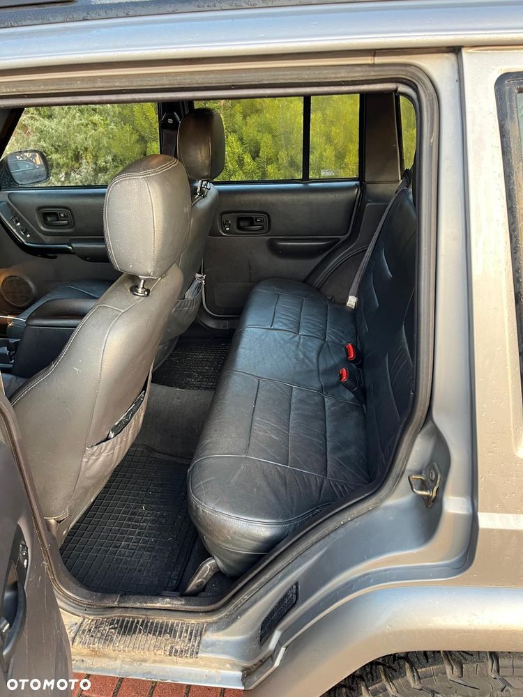 Jeep Cherokee - 3