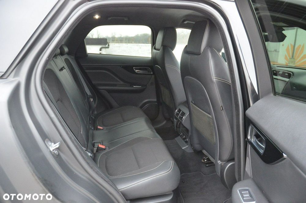 Jaguar F-Pace 2.0 i4P AWD R-Sport - 34