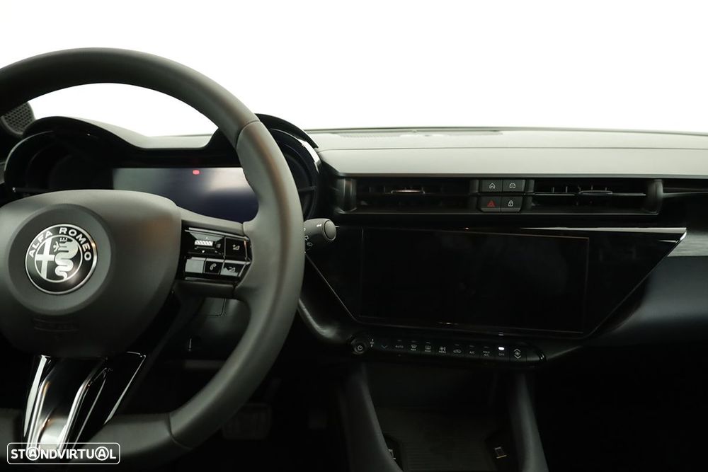 Alfa Romeo Junior Elletrica 50 kWh - 9