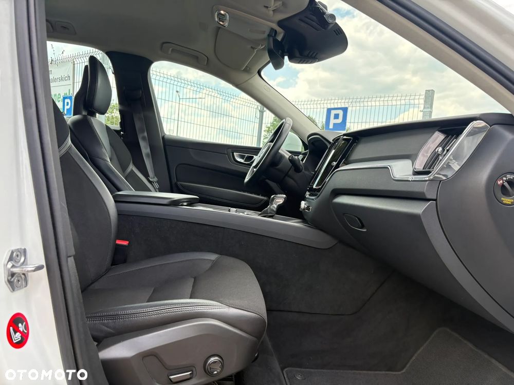 Volvo XC 60 D4 SCR AWD Momentum - 27