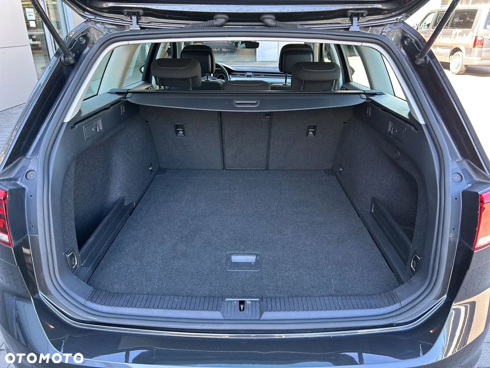 Volkswagen Passat Variant 1.5 TSI EVO Business - 11