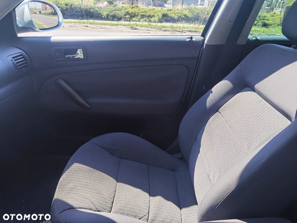 Volkswagen Passat 2.0 TDI DPF Highline - 10