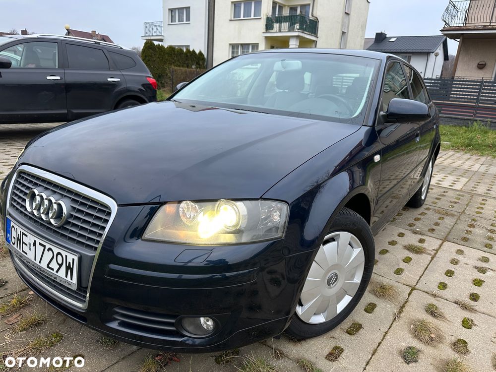 Audi A3 Sportback 1.8 TFSI Ambiente - 2