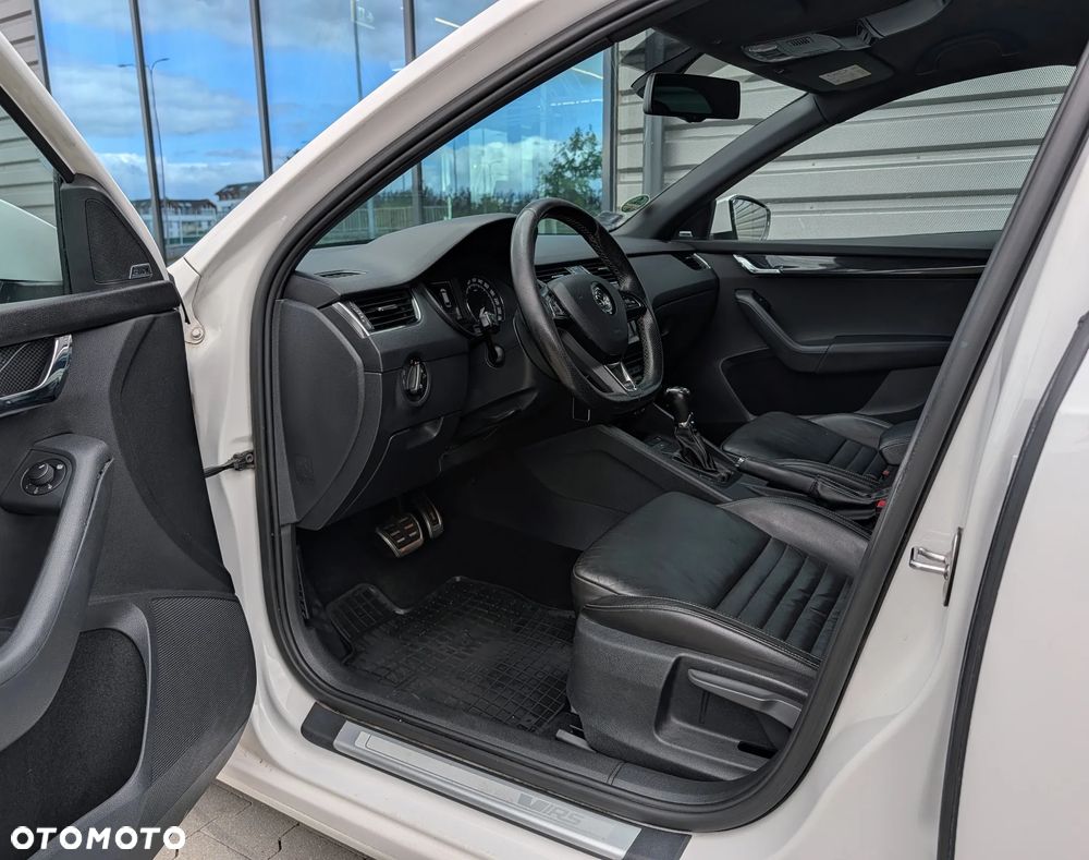 Skoda Octavia 2.0 TDI DSG RS - 13