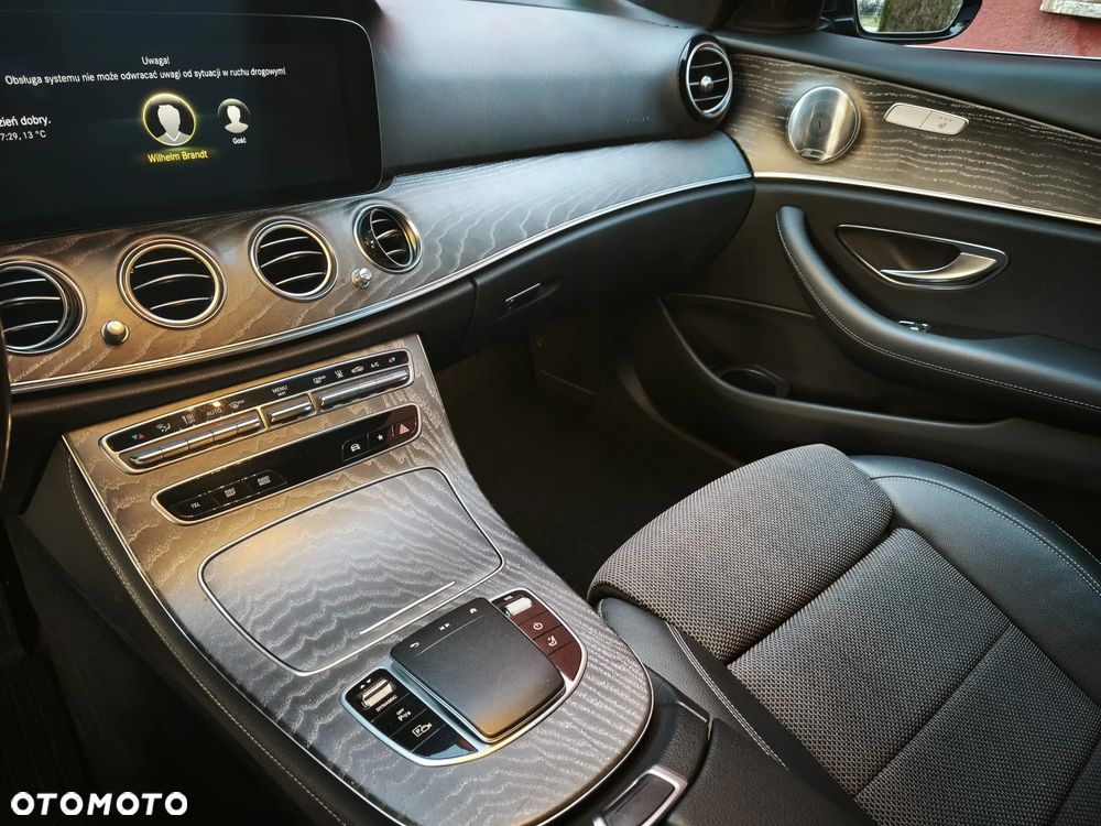 Mercedes-Benz Klasa E - 16