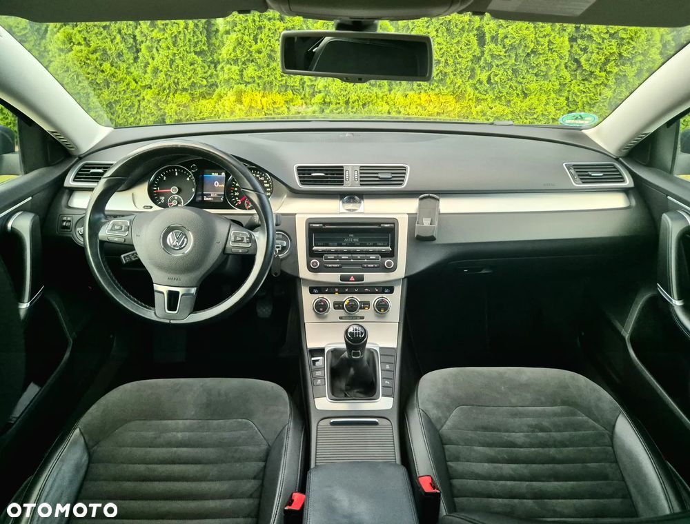 Volkswagen Passat 2.0 TDI Comfortline - 6