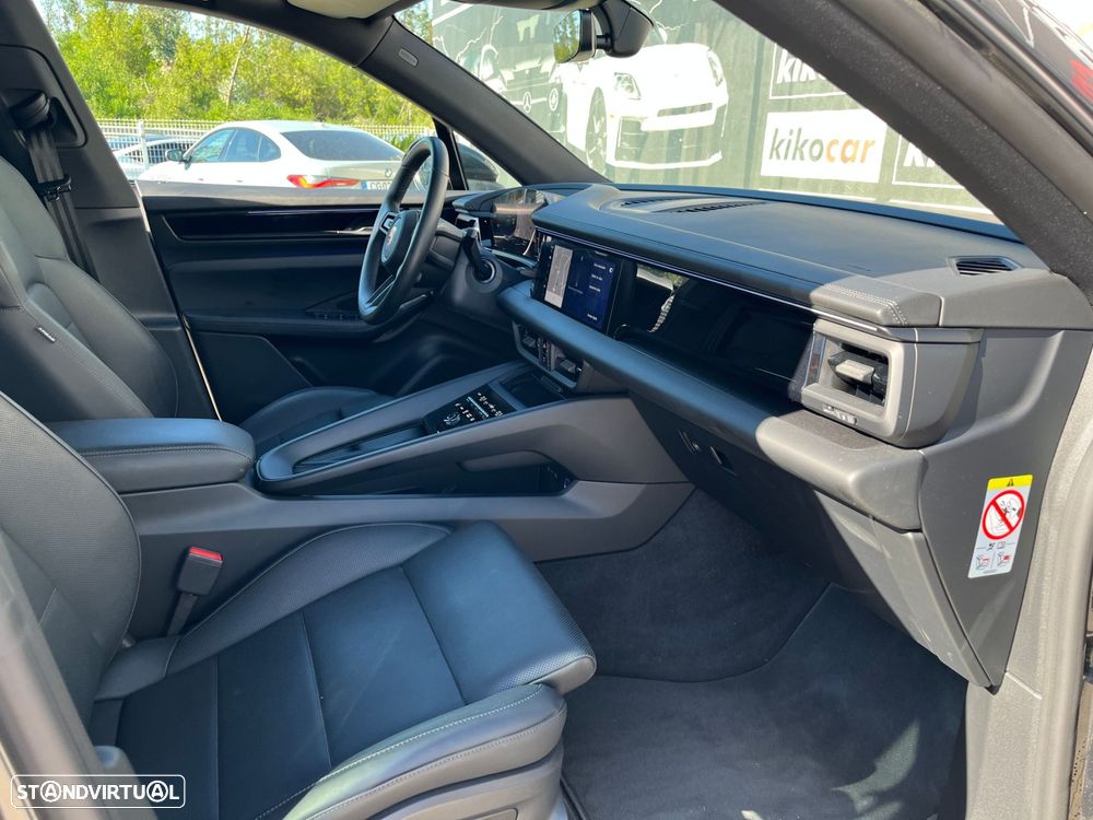 Porsche Macan Electric 4 - 55