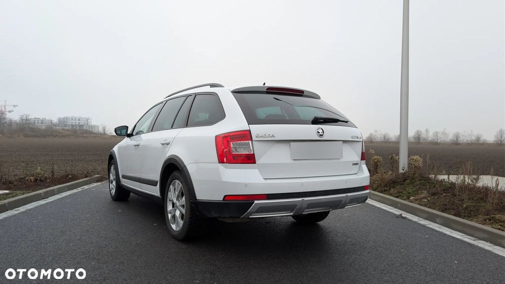Skoda Octavia Scout 2.0 TDI 4x4 - 2