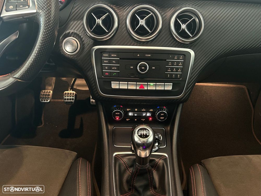 Mercedes-Benz A 200 d AMG Line - 19