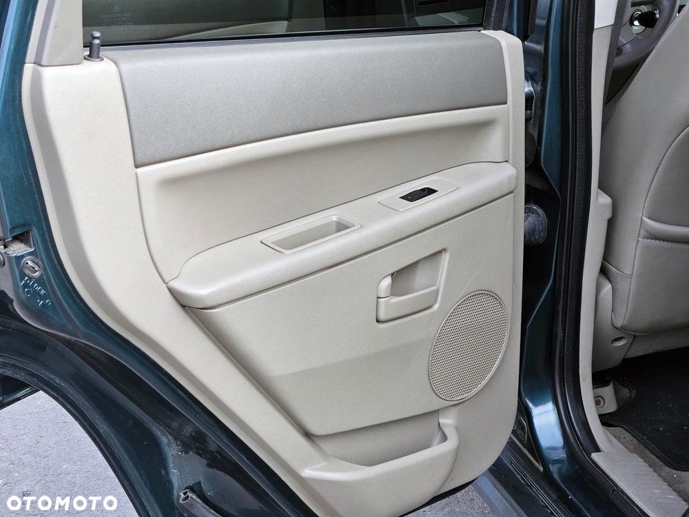 Jeep Grand Cherokee - 19