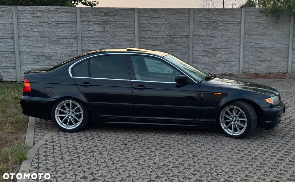 BMW Seria 3 325i - 3