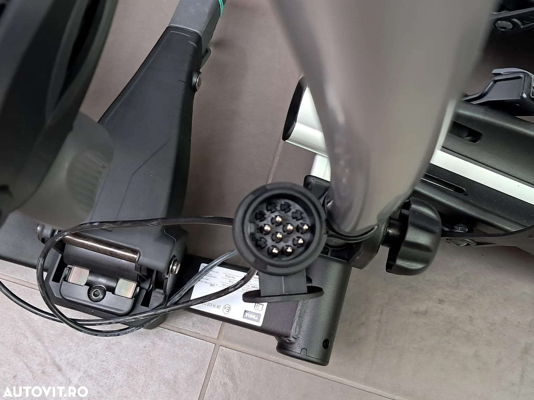 Suport pentru 3 biciclete Thule Coach 276 - 2