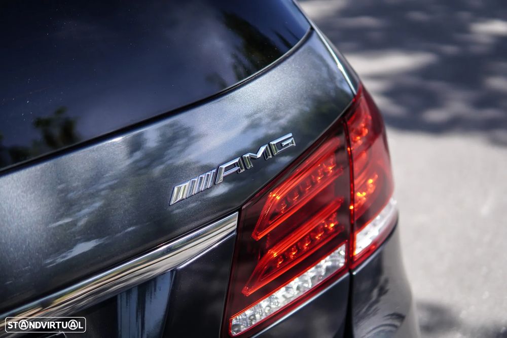 Mercedes-Benz E 300 Bluetec Hybrid Avantgarde - 19