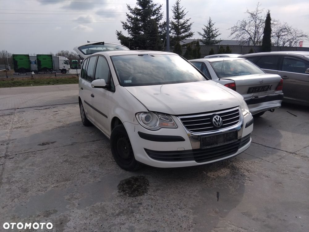 VW Touran 06- lift z silnikiem 1,9 tdi Bls i skrzynią man. 6 biegów lakier kod LB9A - 2
