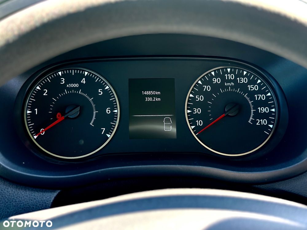 Nissan Interstar - 16