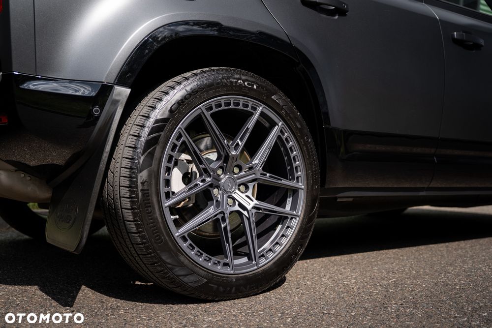 Land Rover Defender - 10