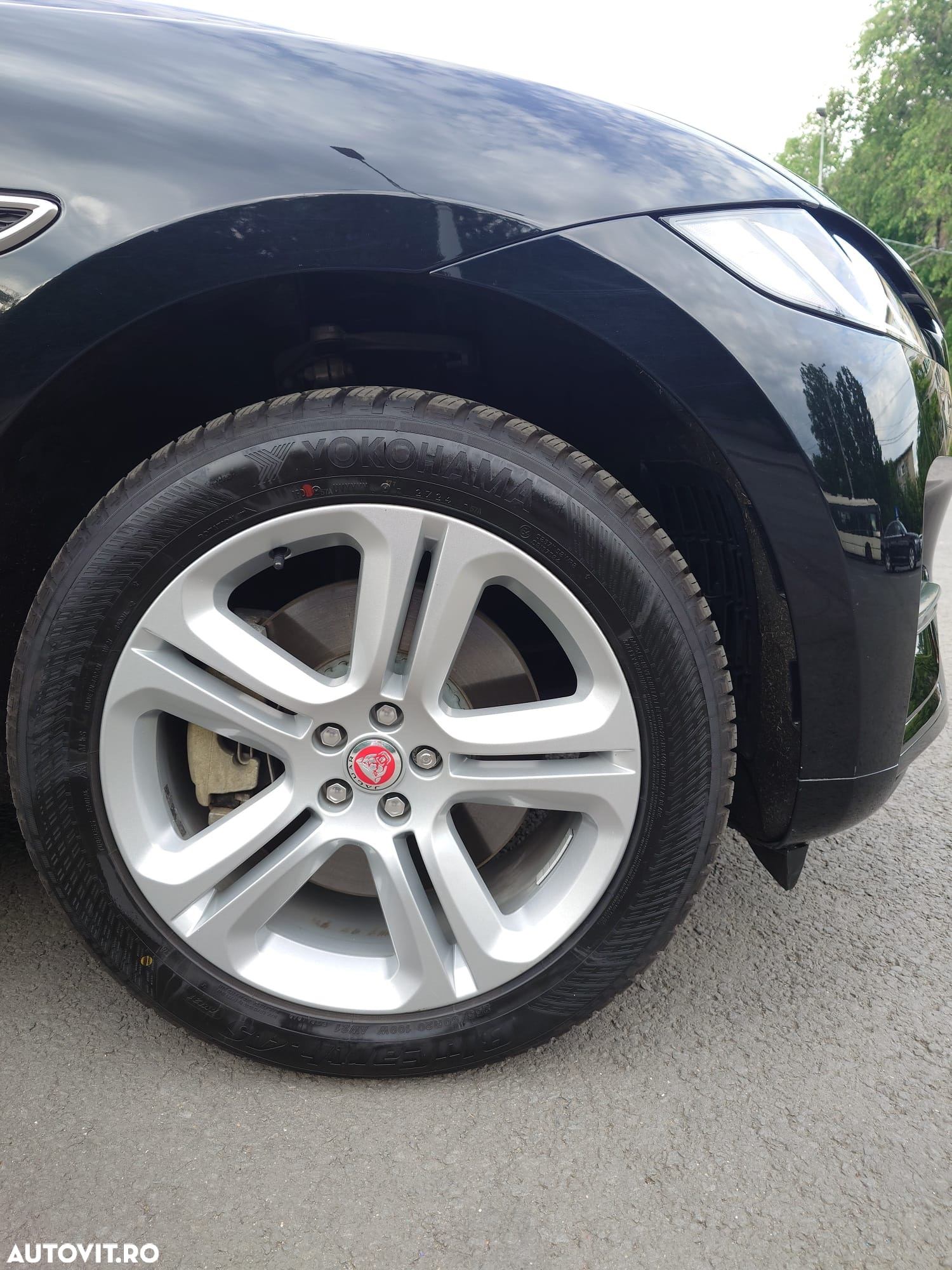 Jaguar F-Pace P400e AWD R-Dynamic S - 13