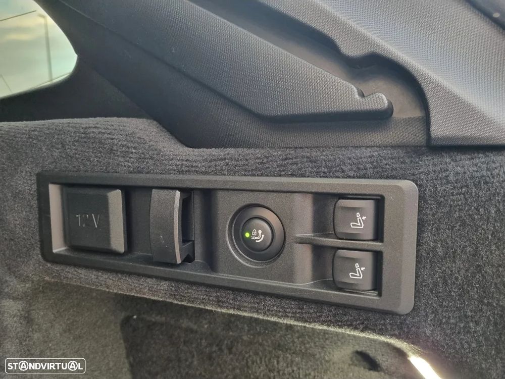 BMW 330 e Pack Desportivo M Auto — fotografia 9