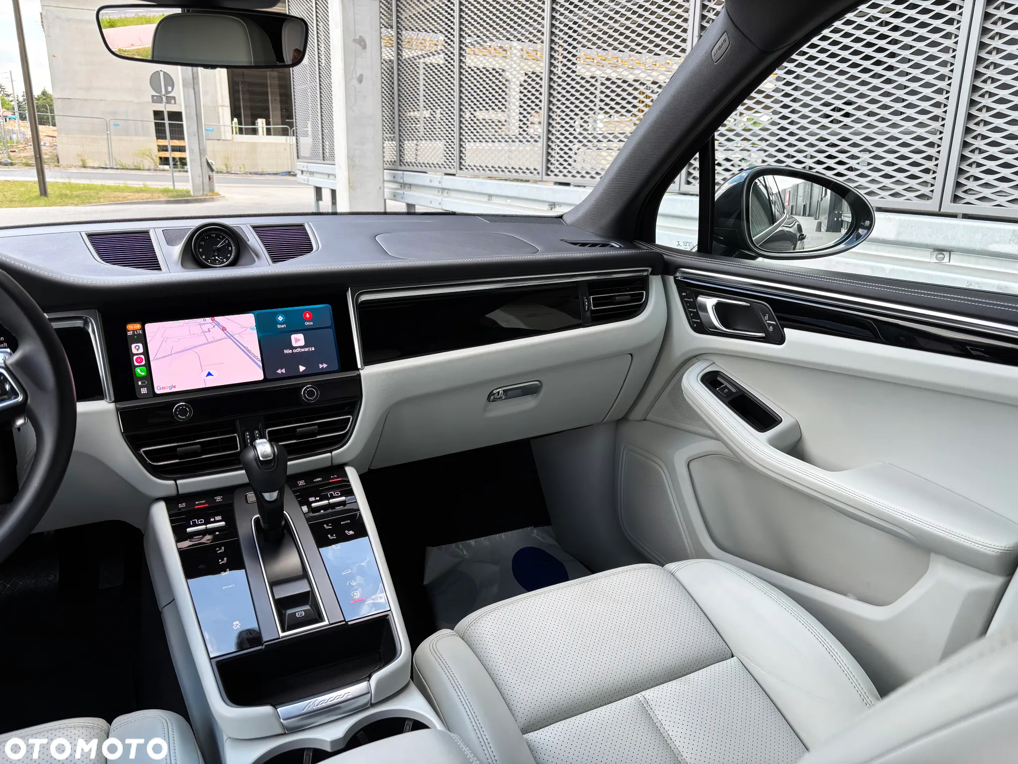 Porsche Macan - 25