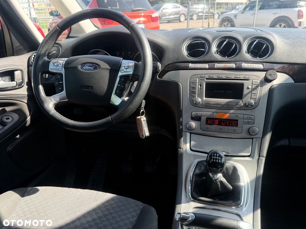 Ford Galaxy - 13