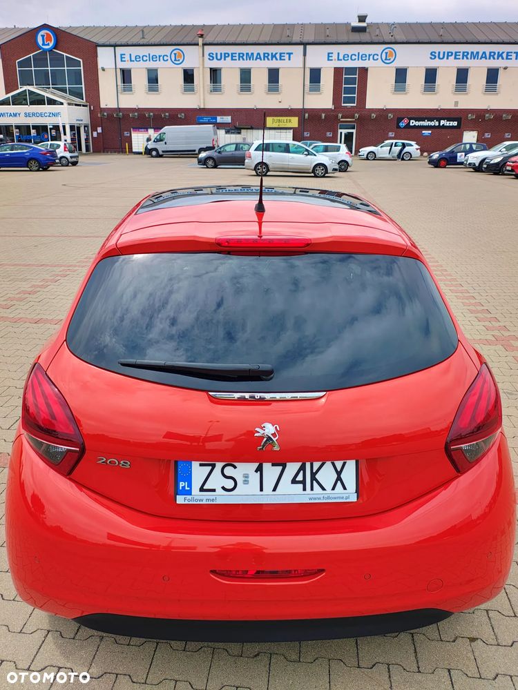 Peugeot 208 2015 photo 5