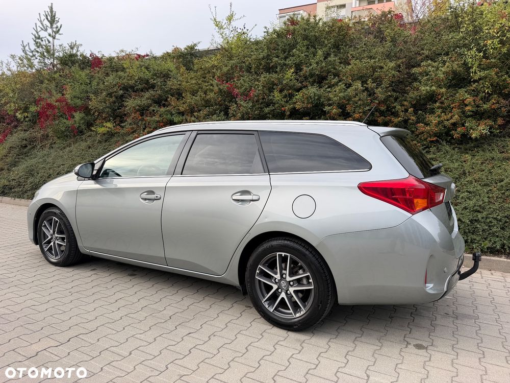 Toyota Auris 2.0 D-4D Premium Comfort - 10