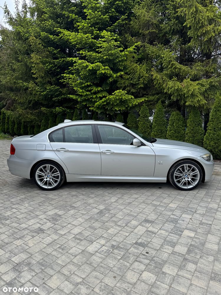 BMW Seria 3 330i xDrive Edition Sport - 6