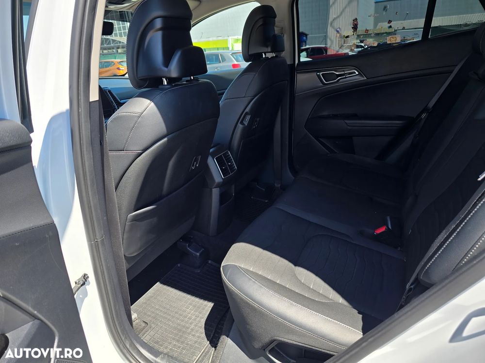 Kia Sportage 1.6 T-GDI MHEV 7DCT HP 4x2 Business Line - 12