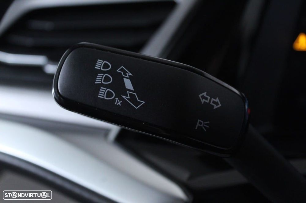 VW Multivan 1.5 TSI e-Hybrid Life DSG Versão Fiscal - 25