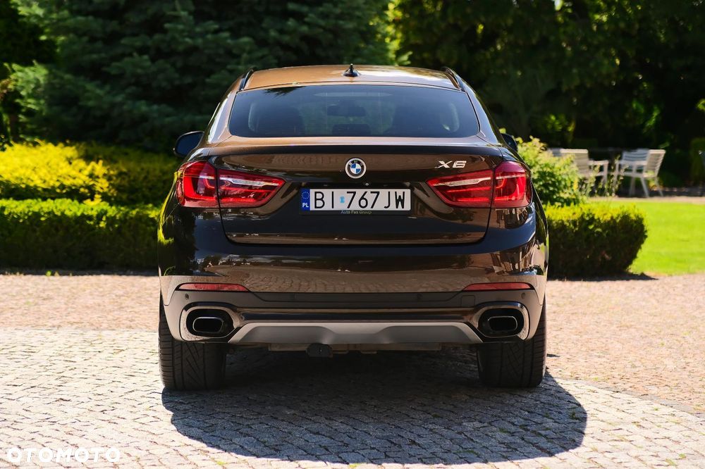 BMW X6 xDrive50i - 9