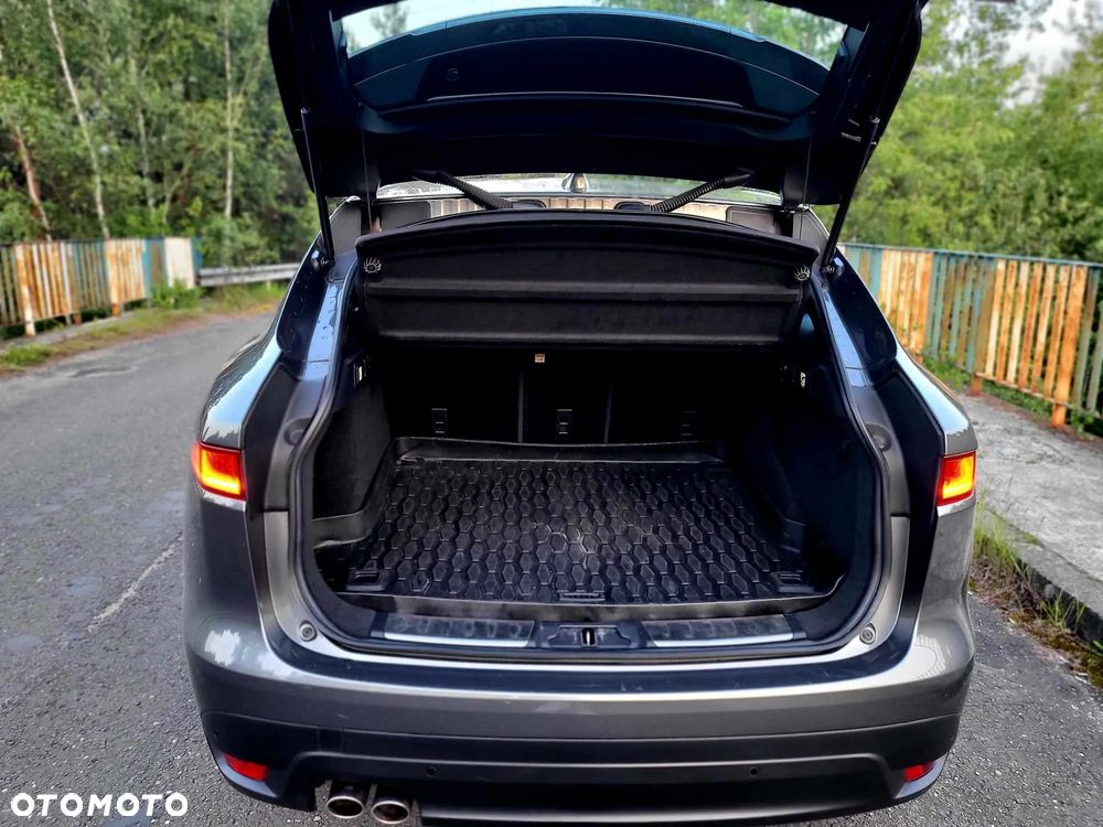 Jaguar F-Pace 20d AWD R-Sport - 9